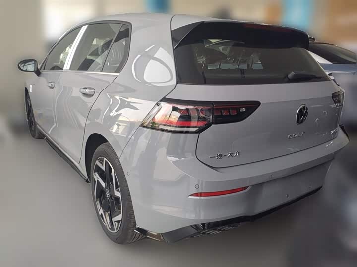 Фото 9 - Volkswagen Golf