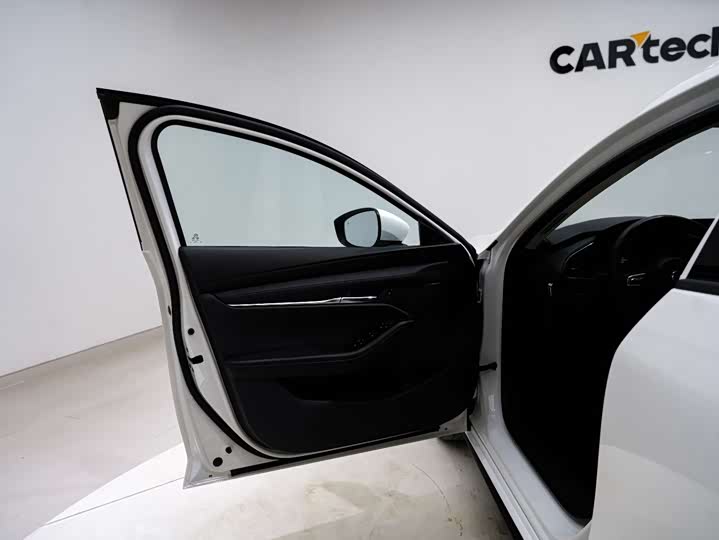 Фото 6 - Mazda 3 (Axela)