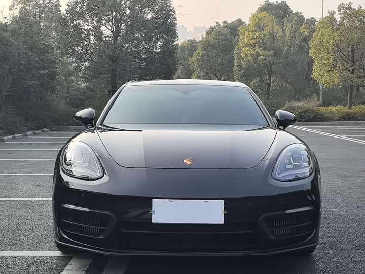 Фото 3 - Porsche Panamera