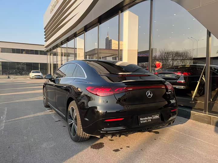 Фото 9 - Mercedes-Benz EQE