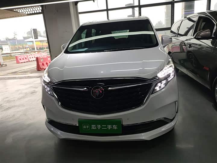 Фото 3 - Buick GL8 ES