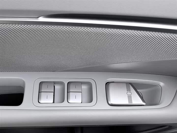 Фото 9 - XPeng Mona M03