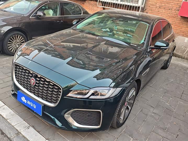 Фото 1 - Jaguar XF L