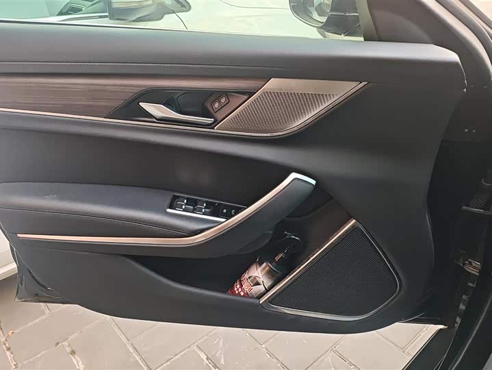 Фото 7 - Jaguar XF L