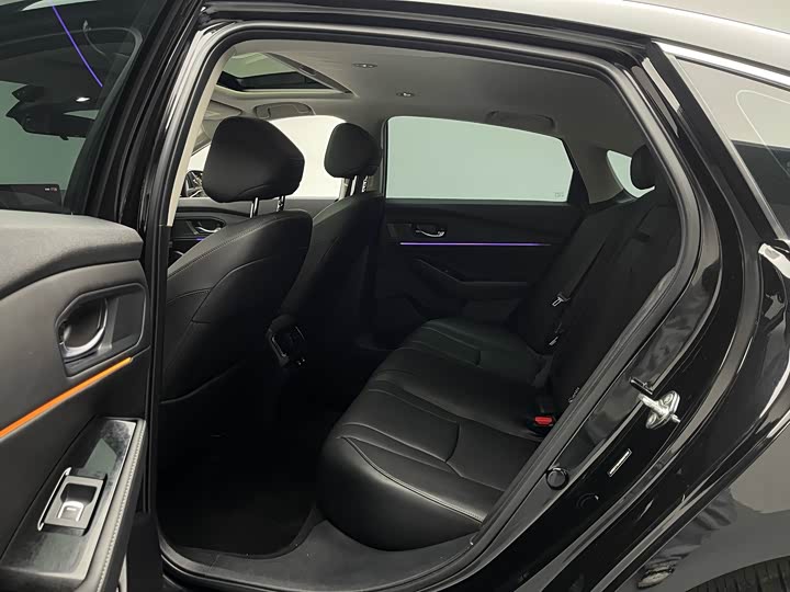 Фото 9 - Honda Accord