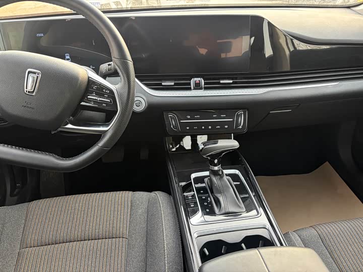 Фото 5 - Bestune B70