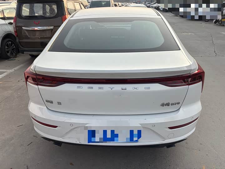 Фото 8 - Bestune B70