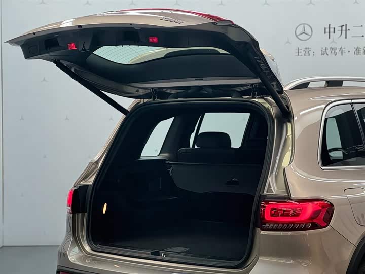 Фото 3 - Mercedes-Benz EQB