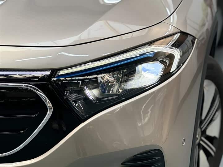 Фото 4 - Mercedes-Benz EQB