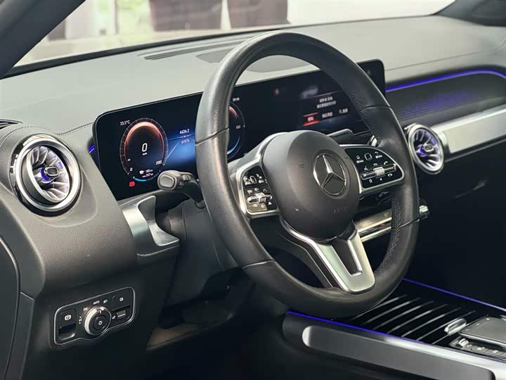 Фото 7 - Mercedes-Benz EQB