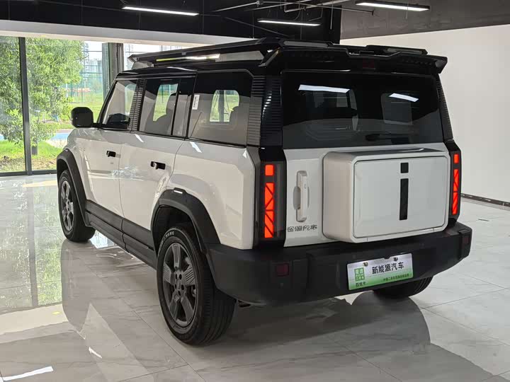 Фото 3 - Chery iCar 03