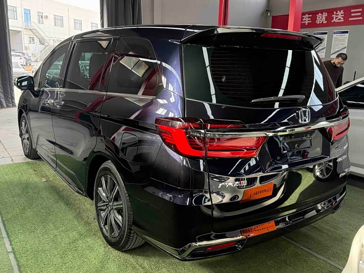 Фото 5 - Honda Odyssey