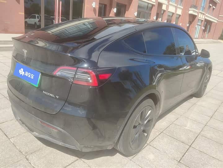 Фото 3 - Tesla Model Y