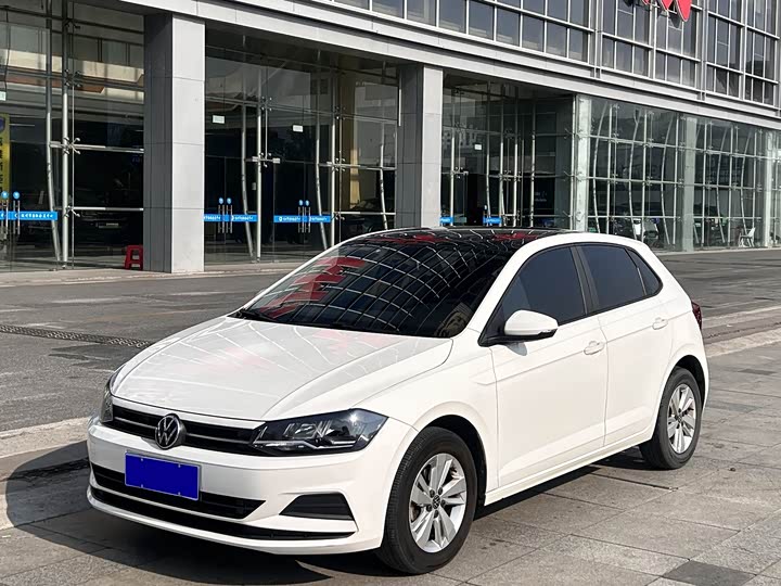 Фото 1 - Volkswagen Polo