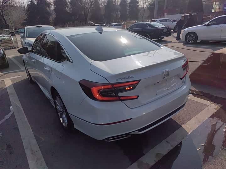 Фото 5 - Honda Accord