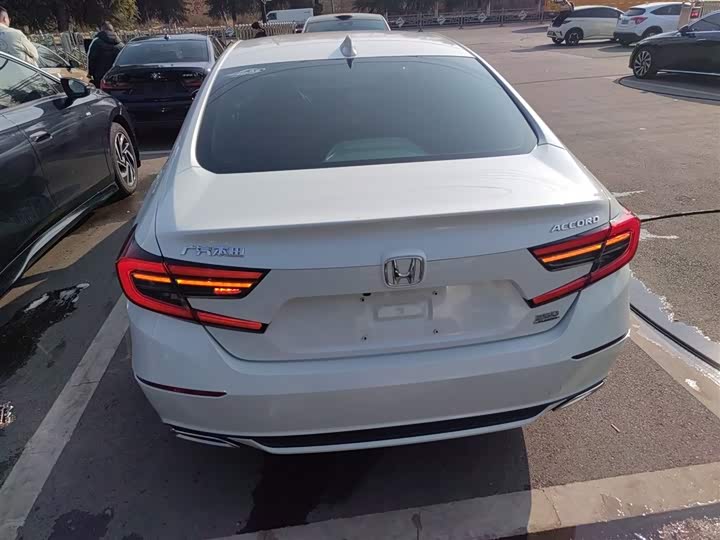 Фото 6 - Honda Accord