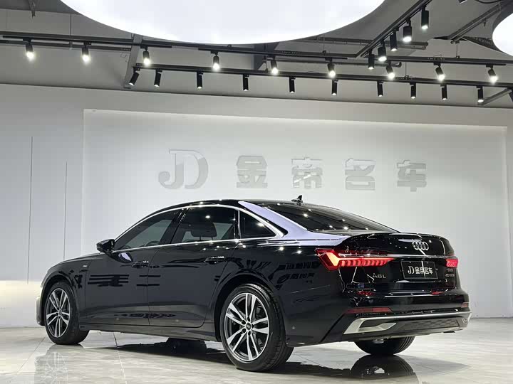 Фото 4 - Audi A6L