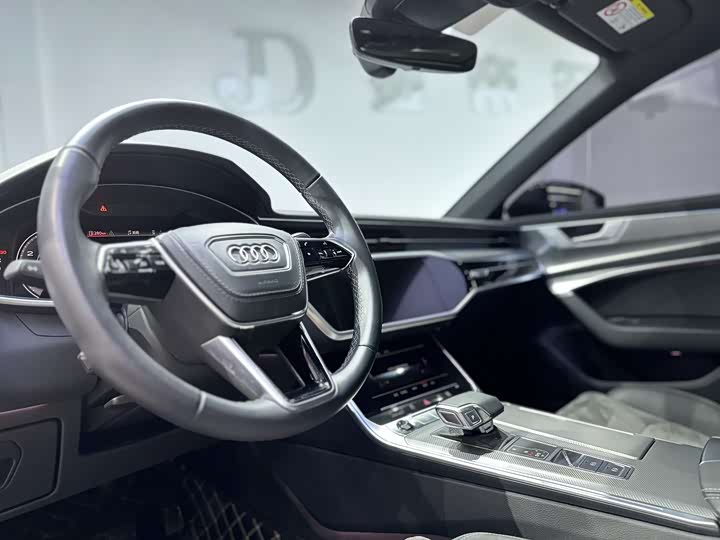 Фото 8 - Audi A6L