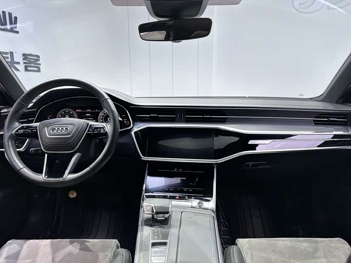 Фото 9 - Audi A6L