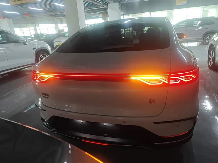 Фото 6 - BYD Han