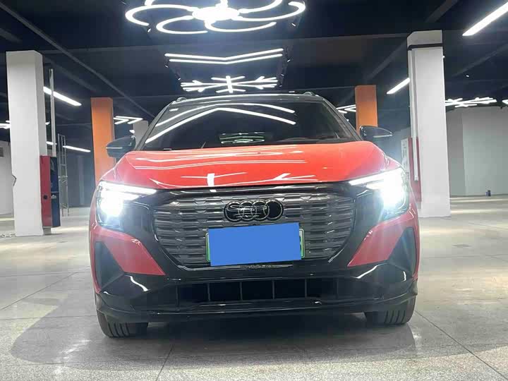 Фото 2 - Audi Q5 e-tron