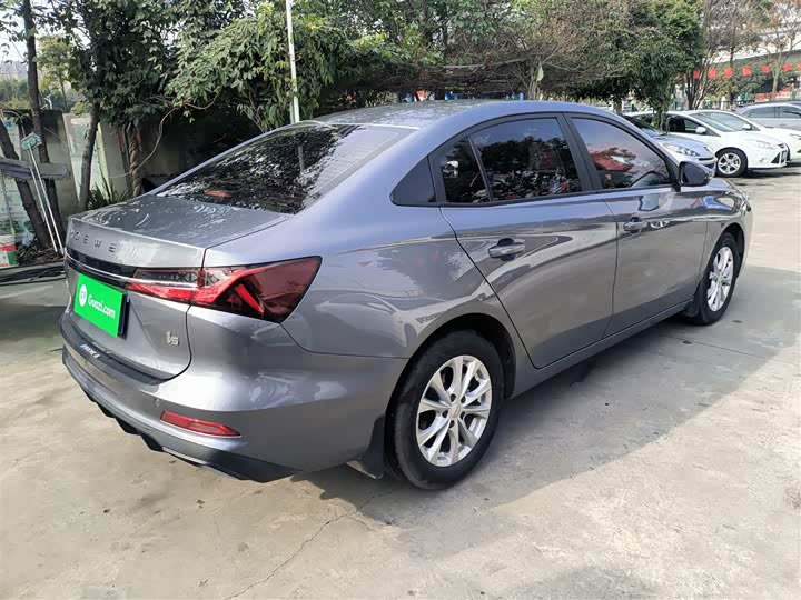 Фото 7 - Roewe i5