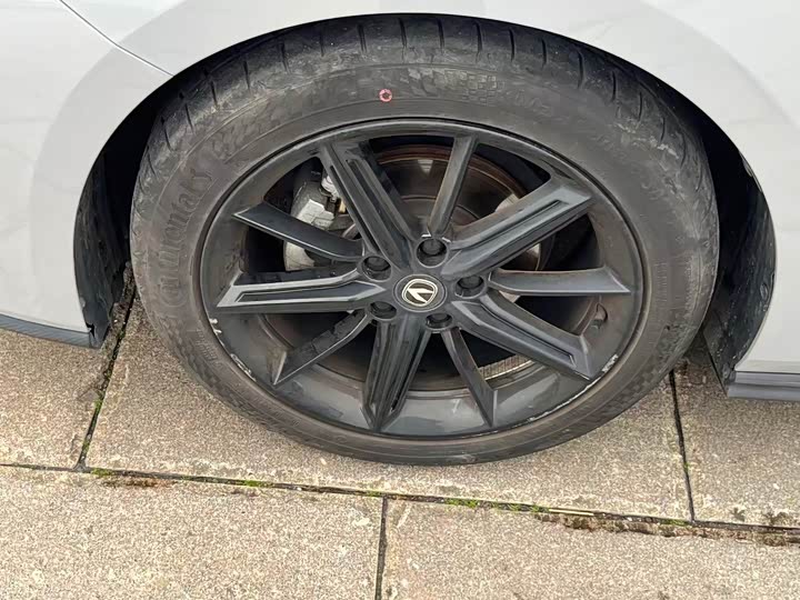 Фото 9 - Changan UNI-V