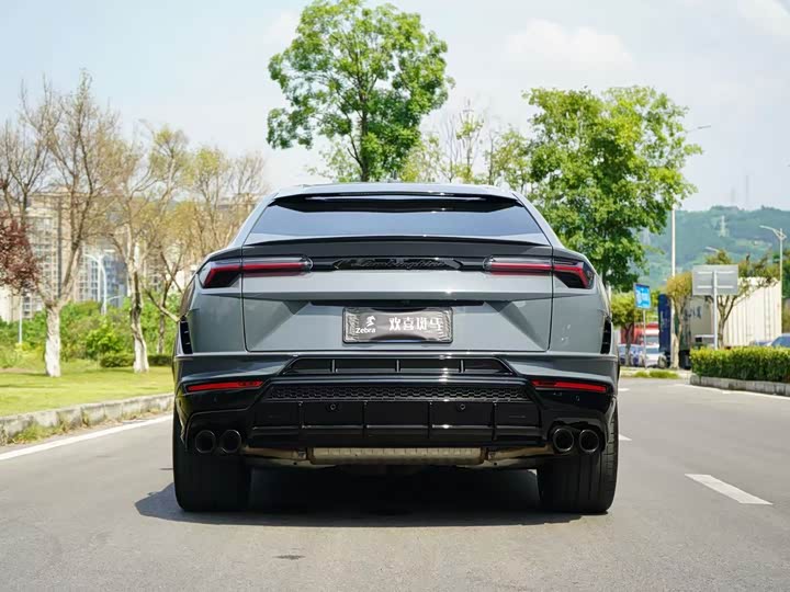 Фото 5 - Lamborghini Urus