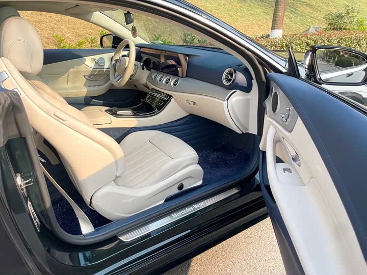 Фото 7 - Mercedes-Benz E-Class