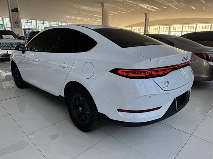 Фото 9 - BYD Qin Plus