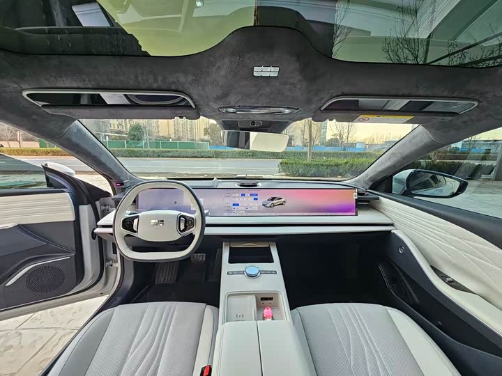 Фото 4 - Geely Galaxy E8