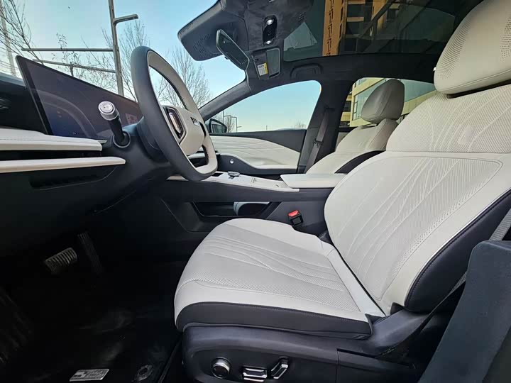 Фото 5 - Geely Galaxy E8