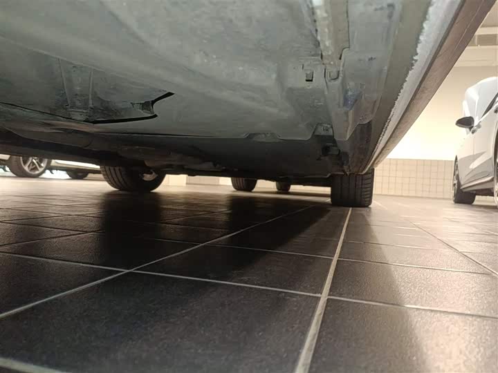 Фото 4 - Audi A4L