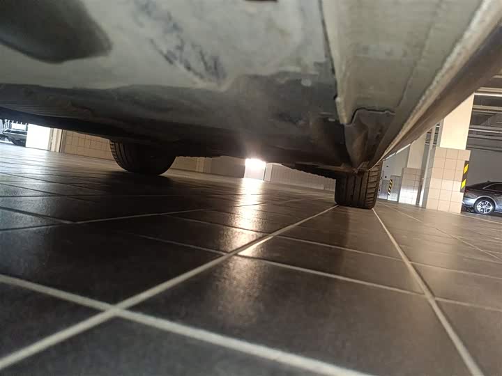 Фото 8 - Audi A4L