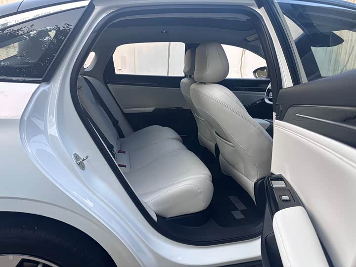 Фото 8 - Geely Galaxy L6