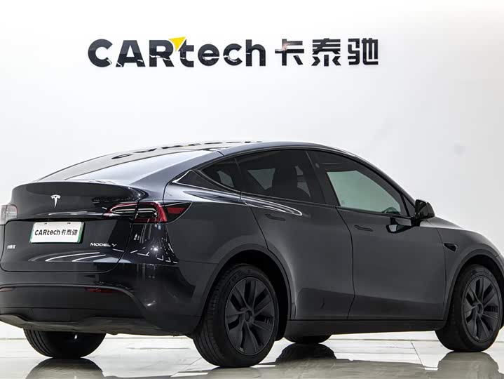 Фото 4 - Tesla Model Y