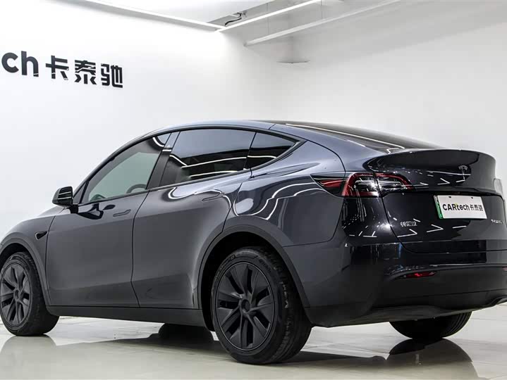 Фото 6 - Tesla Model Y