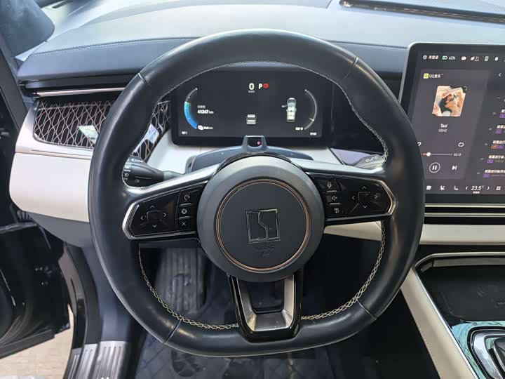 Фото 7 - Zeekr 009