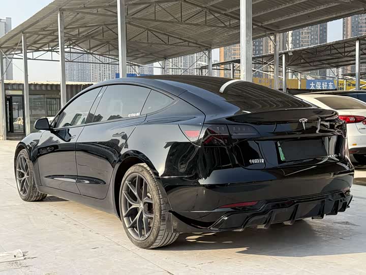 Фото 7 - Tesla Model 3