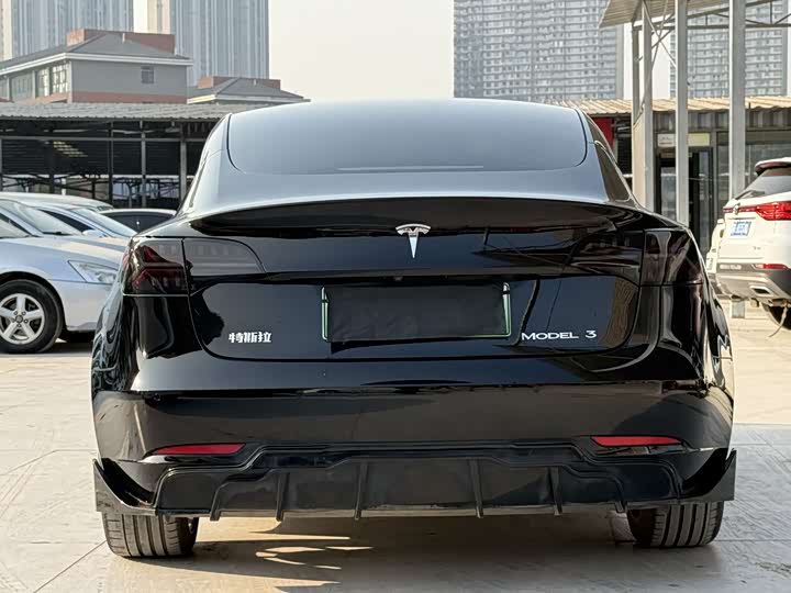 Фото 8 - Tesla Model 3