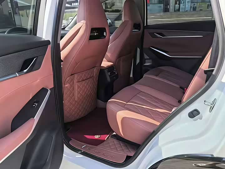 Фото 6 - Changan CS75 Plus