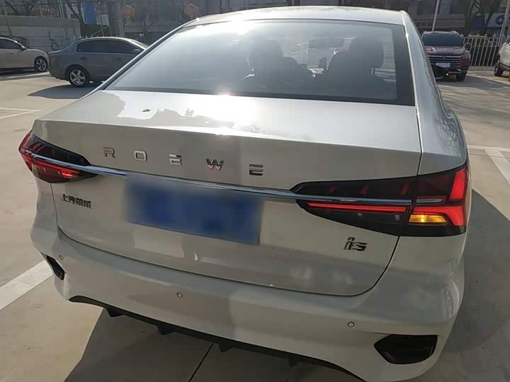 Фото 6 - Roewe i5