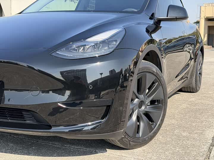 Фото 8 - Tesla Model Y