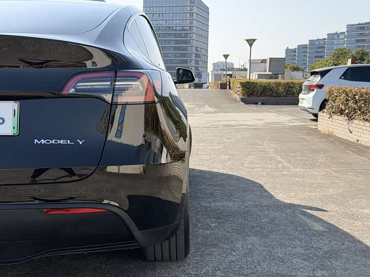 Фото 9 - Tesla Model Y