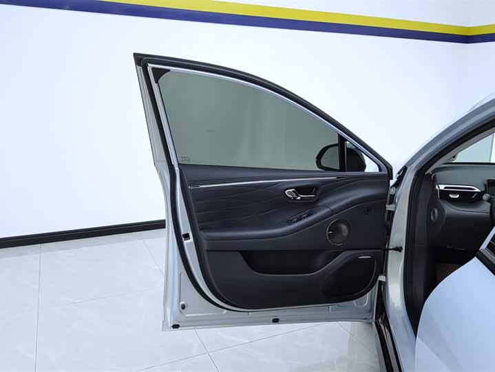 Фото 7 - GAC Aion RT