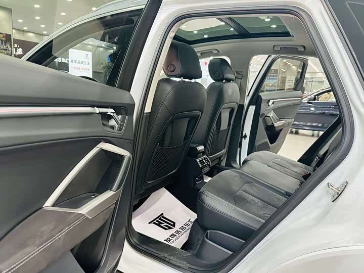 Фото 6 - Audi Q3