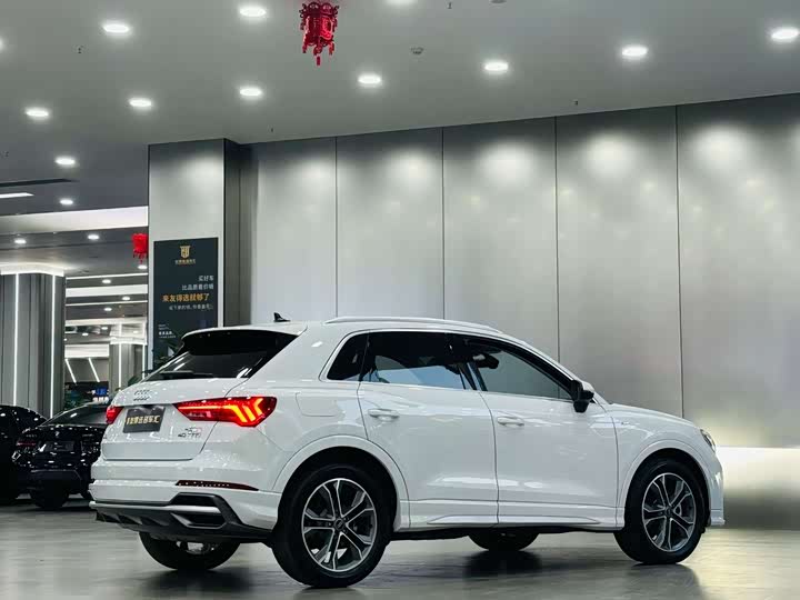 Фото 9 - Audi Q3