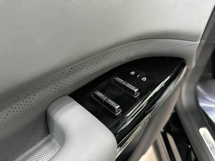 Фото 6 - Zeekr 7X