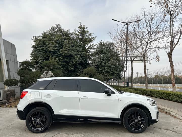 Фото 6 - Audi Q2L