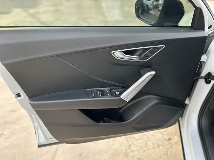 Фото 9 - Audi Q2L